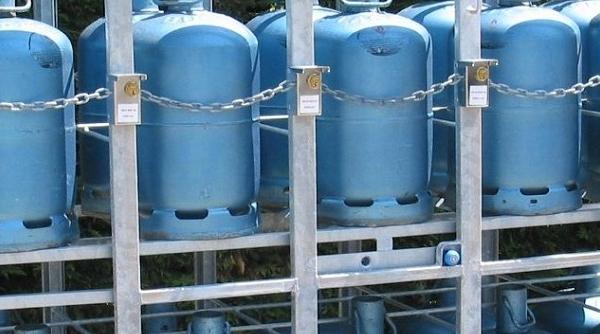 “جِيبْ مْعَاكْ الخَاوِي”.. منع بيع قنينات الغاز للمواطنين دون استلام الفارغة