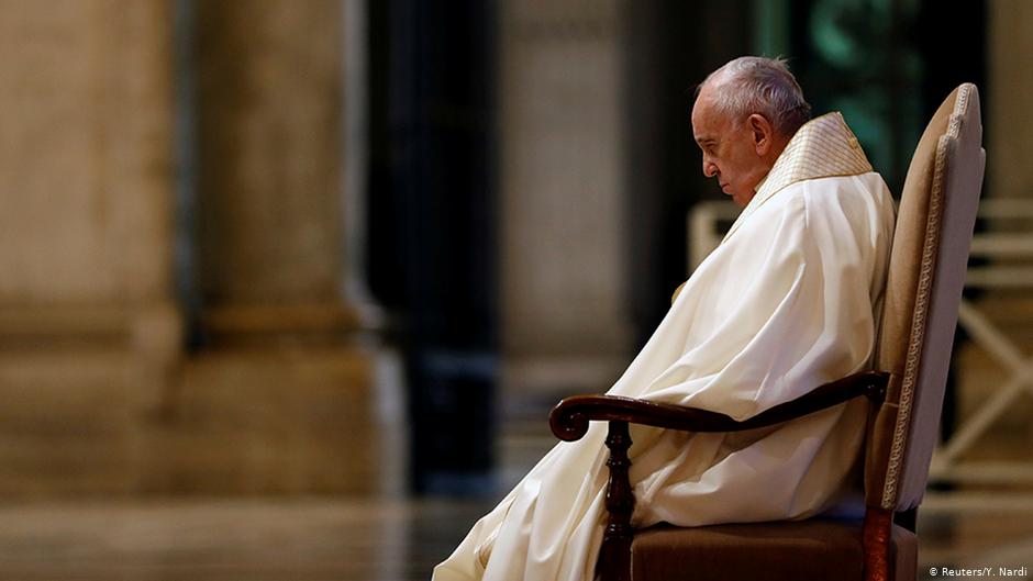 في سابقة تاريخية.. البابا وحيداً في “صلاة عالمية” لمواجهة كورونا