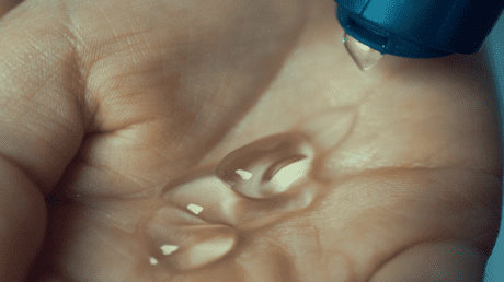 تعرفوا على فوائد “معقم اليدين” والفيروسات التي لن يقتلها