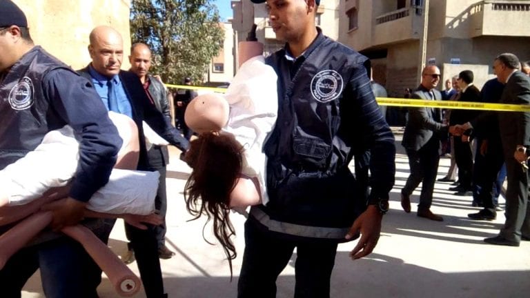 سلا. إعادة تمثيل جريمة قتل فتاة وتقطيع جثتها والساكنة تطالب بالاعدام (صور)