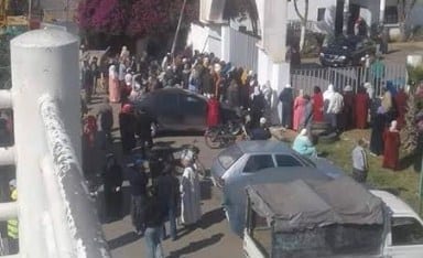 بالصورة.. “صحاب راميد” ماتيقينش فـ”SMS” ودايرين جوقة قدام مقاطعة ليساسفة بكازا