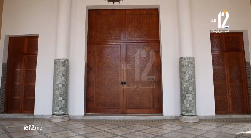 مبكي.. اليوم جمعة بلا جماعة وآذان بلا إقامة ومنابر بلا خطباء ..شاهد