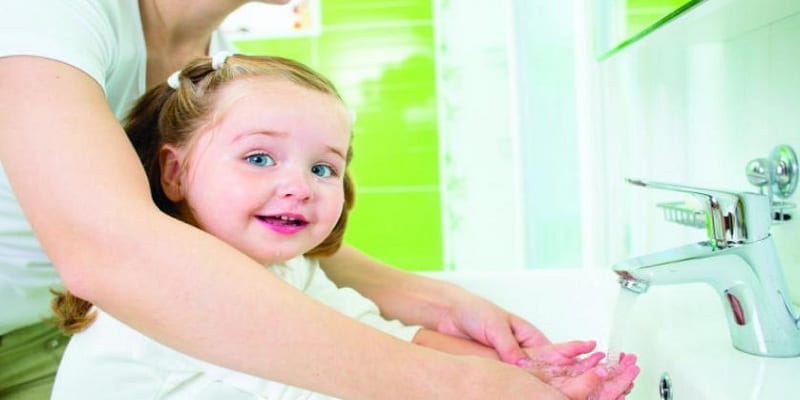 الوقاية خير من العلاج. “ها كيفاش تعلموا ولادكم” بعدم لمس وجوههم