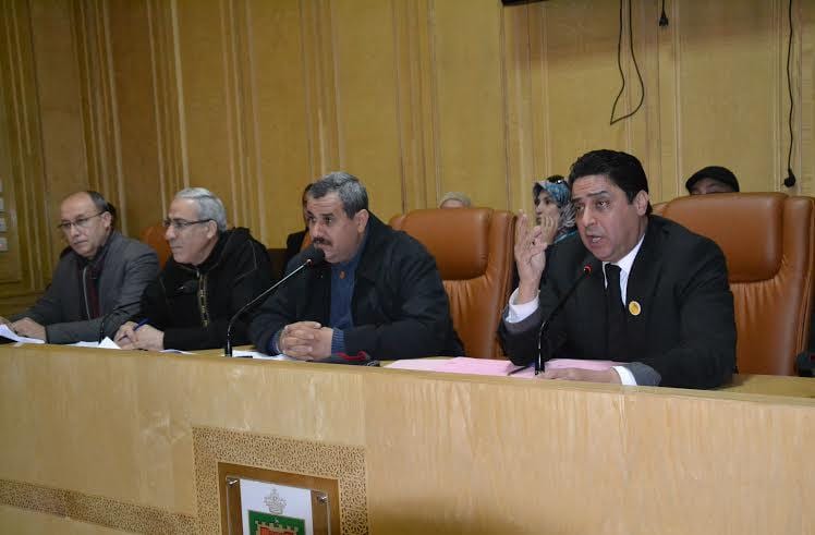 “الرشوة والإبتزاز” بجماعة وجدة موضوع مراسلة على طاولة رئيس النيابة العامة