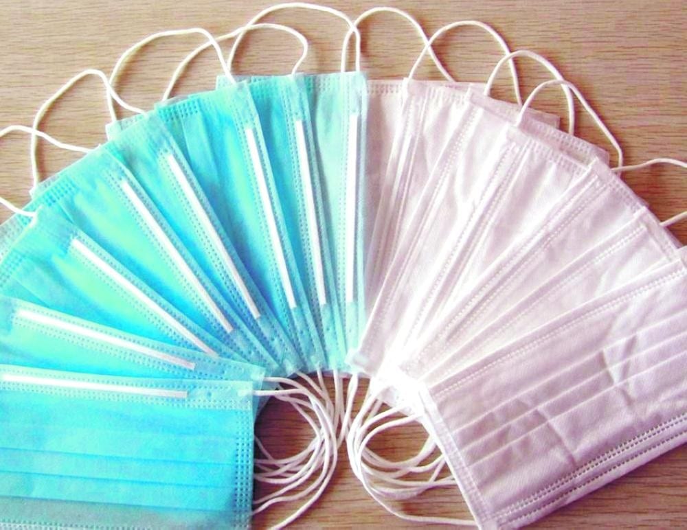 سائح بريطاني “حصلوه مقطع” 16 الف كمامة طبية بمطار أكادير