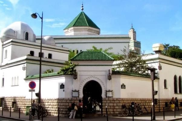إلغاء صلاة الجمعة بمسجد باريس بسبب فيروس كورونا