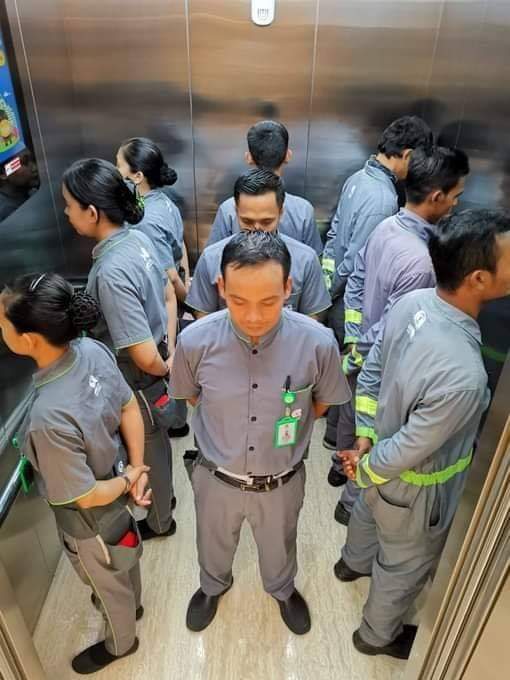 بسبب “كورونا”. دول بدأت توزيع الأماكن في المصاعد