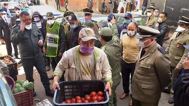 كـازا. حجز كميات من الخضر والفواكه في عمليات تحرير ملك عمومي بالحي المحمدي (صور)