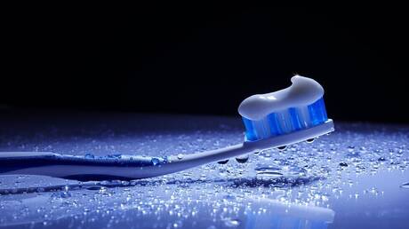 ها علاش. يجب تنظيف أسنانك قبل مغادرة المنزل في ظل أزمة كورونا