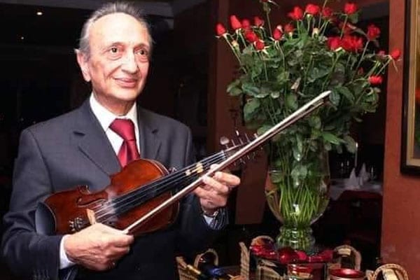 بعد نفي الخبر قبل أسبوع.. الفنان المغربي مارسيل بوطبول يفارق الحياة اليوم بسبب كورونا