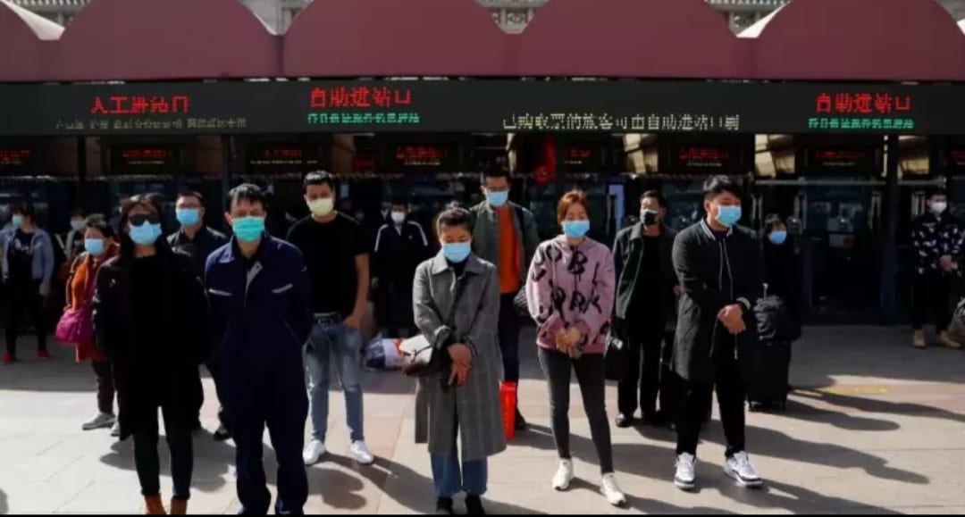 بلد المليار وقف 3 دقائق حزنا على آلاف الضحايا في الصين