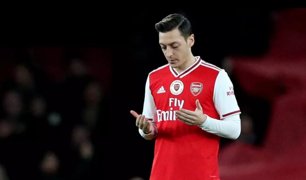 مسعود أوزيل يرفض تخفيض راتبه