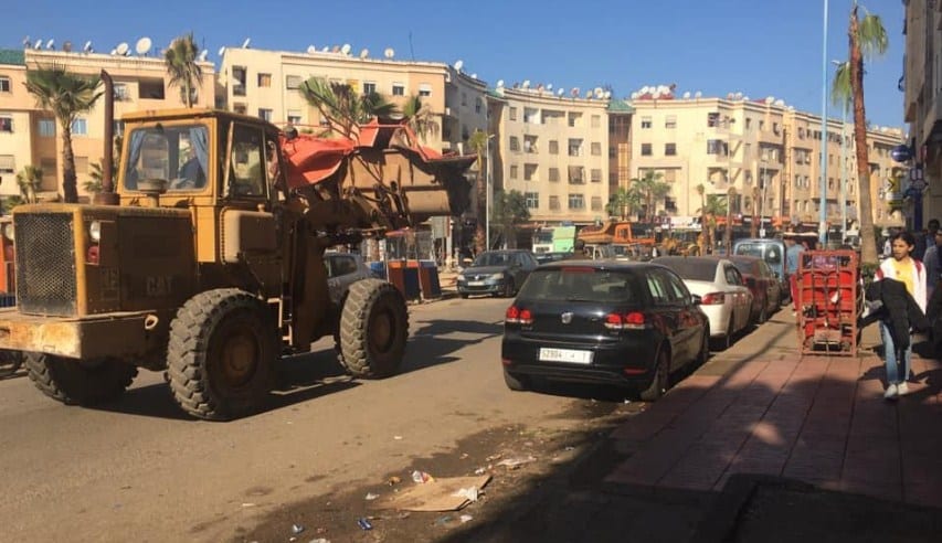 كـازا.. اشتباكات وإغماءات وصُراخ في عملية تدمير “الكرارس” للباعة الجائلين في الحي المحمدي