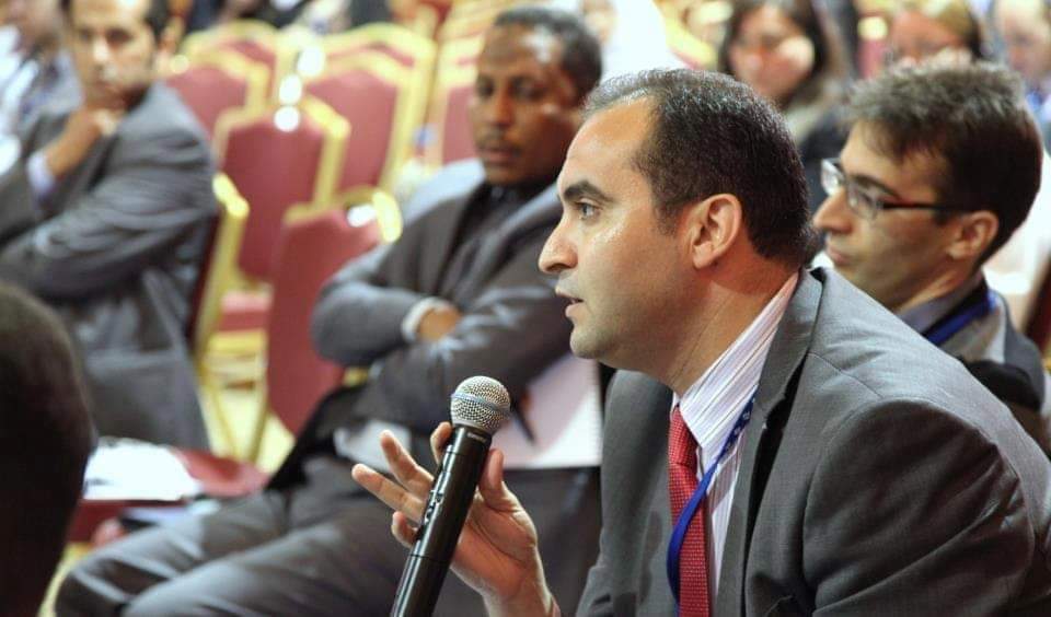 خالد أدنون يكتب .. حكومة 22.20 ونصف الكأس الفارغة