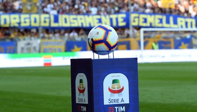وزير الرياضة الإيطالي يكشف عن موعدين محتملين لعودة الدوري