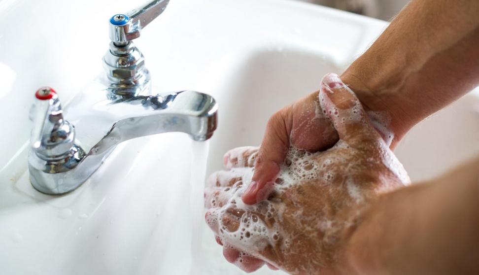 دراسة. ها شحال خاصنا تغسلوا اليدين يوميا لخفض خطر الإصابة بفيروس كورونا