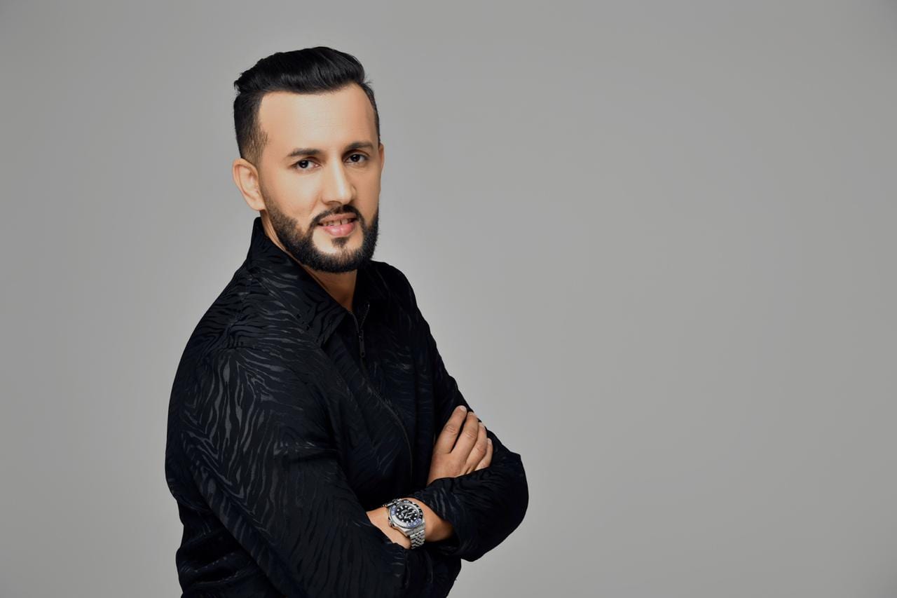  “مشاهير فالكوزينة” . حلقة اليوم مع  الفنان العربي إمغران