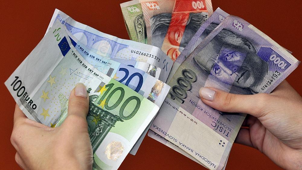 اختراع. جهاز يقضي على انتقال فيروس كورونا عن طريق النقود في 3 ثواني 