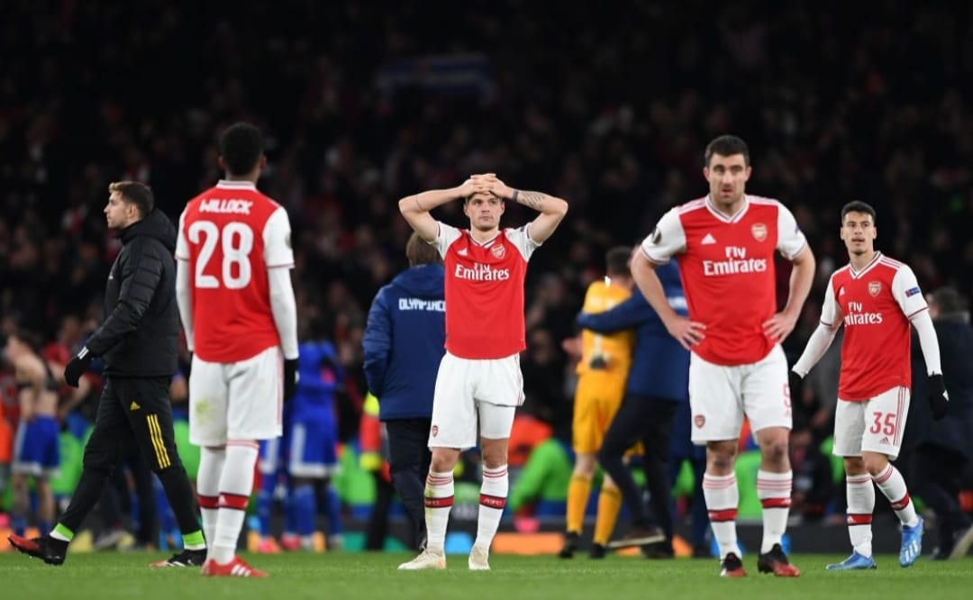 إصابة 3 لاعبين في صفوف أرسنال بفيروس كورونا