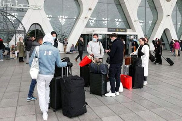 المغاربة العالقون بالخارج. وصول 318 مواطنا مغربيا عائد من إسبانيا إلى مطار وجدة أنكاد