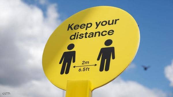 دراسة حديثة تحدد مسافة جديدة للتباعد الآمن بزمن كورونا