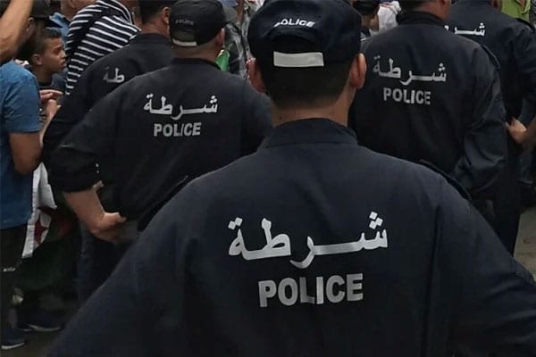 شرطي جزائري يقتل أربعة من أفراد أسرته بوسط البلاد