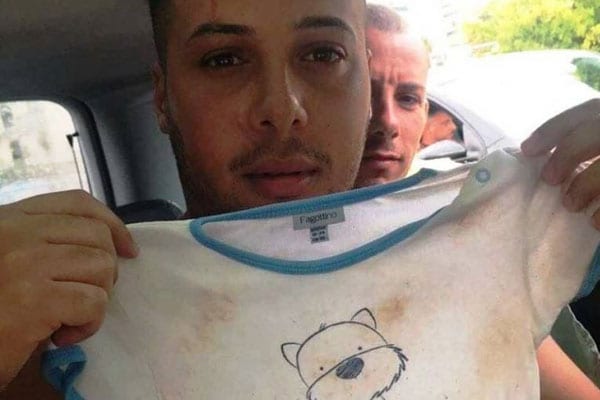 برافو. مهاجر مغربي ينقذ أما ورضيعها من الموت غرقا ويصبح “أيقونة” في إيطاليا