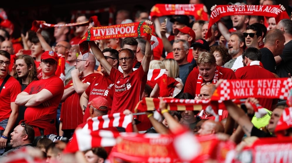 الحكومة الإنجليزية تكشف عن تاريخ عودة الجماهير إلى المدرجات