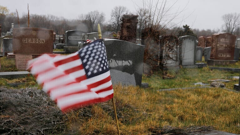 أمريكا. تسجل أزيد من 1000 وفاة جديدة بفيروس كورونا لليوم الثالث على التوالي