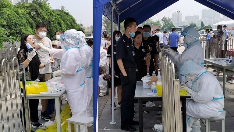 الصين. تسجيل أكبر عدد إصابات بفيروس كورونا منذ مارس الماضي