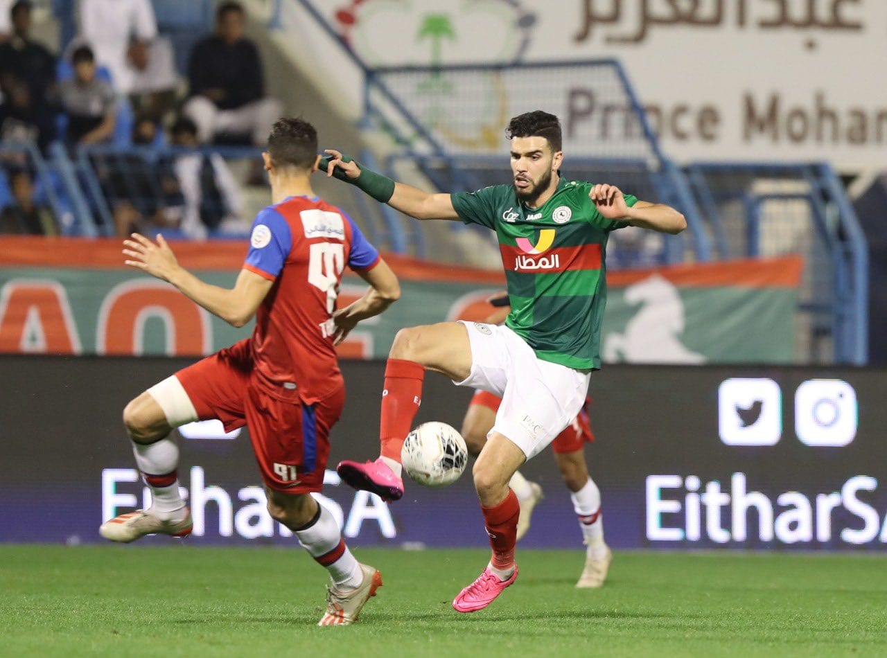 رسميا. أزارو ممنوع من اللعب بالسعودية والأهلي المصري تمنح الضوء الأخضر لعودته