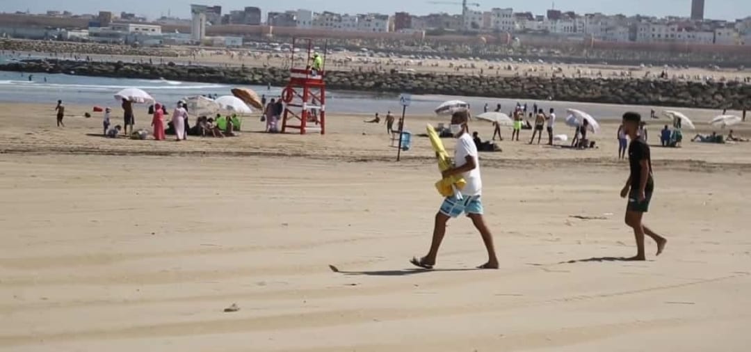 بالصور. هكذا عاد شاطئ الرباط إلى حيويته