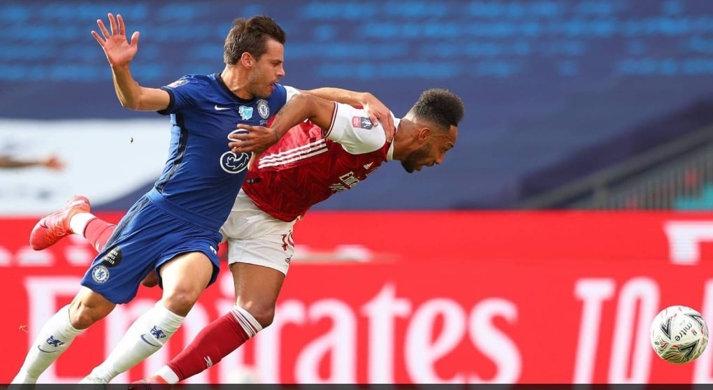 الاتحاد الإنجليزي يحذّر من السعال المتعمّد