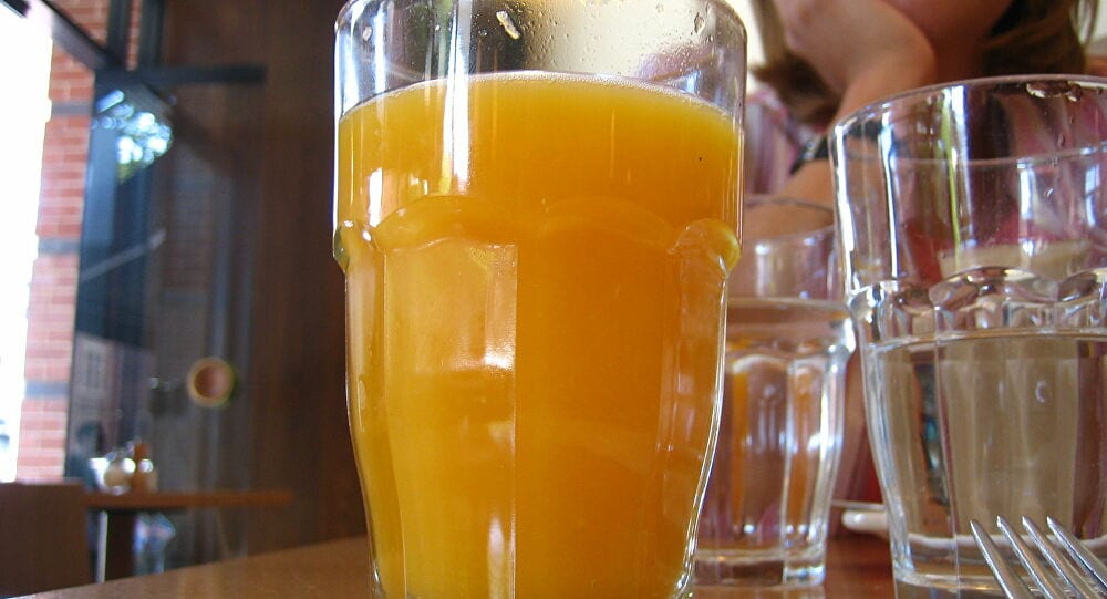 تحذير من عصائر الفواكه الطازجة.. هذا ما تفعله في جسدك