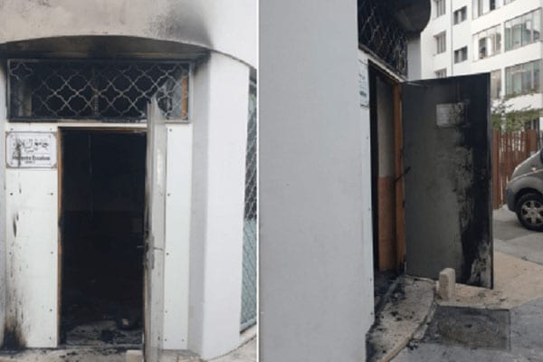 وزير الداخلية الفرنسي يدين محاولة إضرام النار في مسجد بليون ويصفها بـ “أفعال حقيرة وبغيضة”