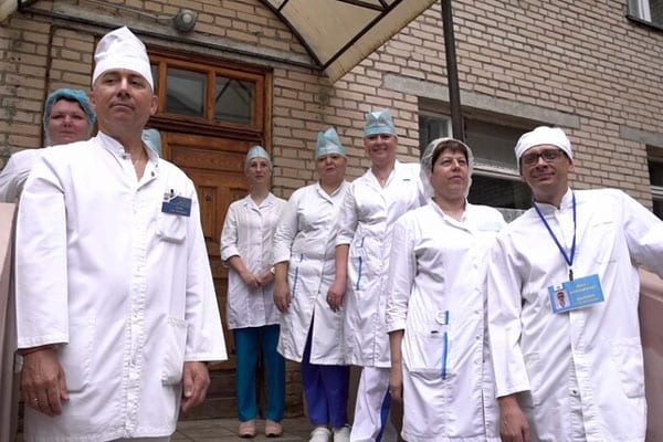 الكشف عن موعد التطعيم العام باللقاح الروسي الجديد ضد كورونا