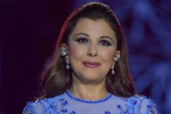 ماجدة الرومي باكية: بعتذر من الشباب والصبايا سلمناهم لبنان