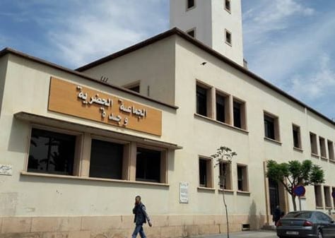 وجدة.. فيروس كورونا يدخل الحواجز الحديدية إلى عقر مقر الجماعة (صور)