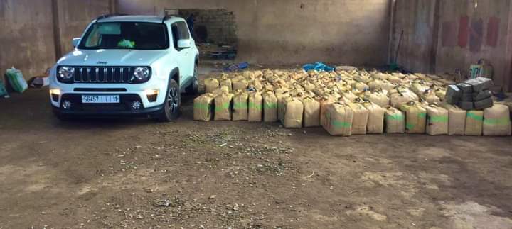 كازا .. حجز خمسة أطنان و222 كلغ من مخدر الشيرا وتوقيف ثلاثة أشخاص ضمنهم فرنسي من أصول مغربية