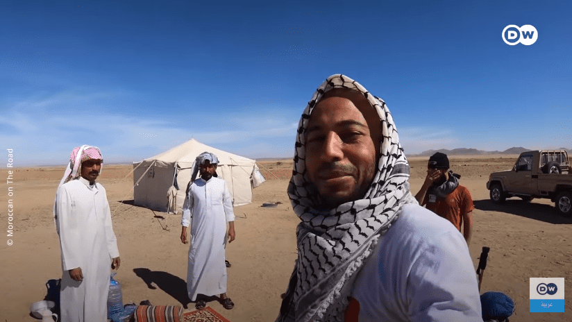 مغامرة تقود شاب مغربي لأن يكون أول حاج لبيت الله من خارج السعودية (فيديو)