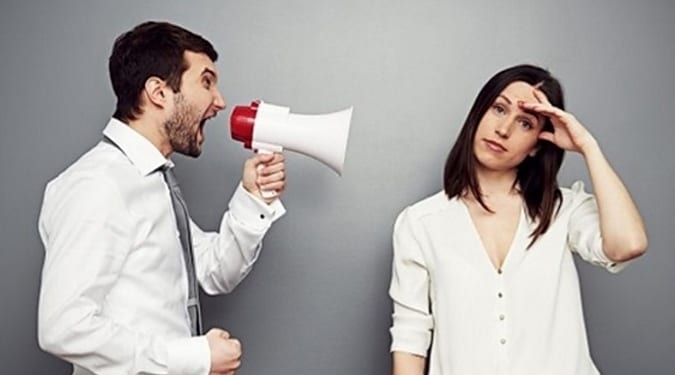 تحذير. التحدث بصوت عال يمكن من انتشار فيروس كورونا