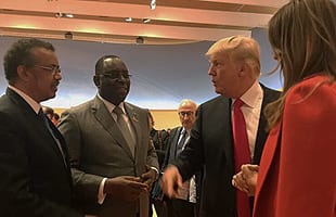 الصحة العالمية تصدم ترامب: تجارب علاج فيروس كورونا ببلازما الدم “غير قاطعة”