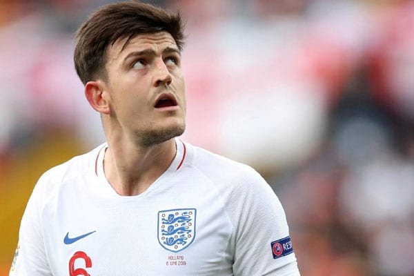 اعتقال قائد نادي مانشستر يونايتد الإنجليزي هاري ماغواير على يد الشرطة اليونانية