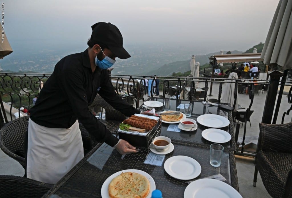 خبراء الصحة يؤكدون. لا دليل على انتقال فيروس كورونا عبر الطعام