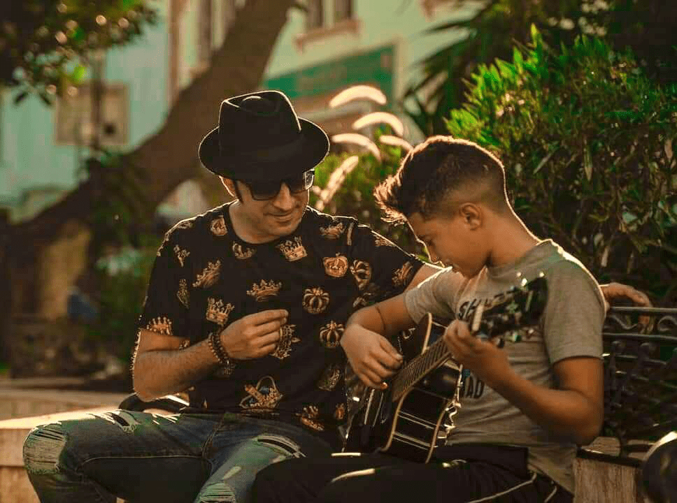 الفنان عصام كمال يصدر أغنية “راني زعفان” من ألبومه الجديد “ماجيك