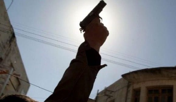 فاس. رصاصتين تحذيريتن لإيقاف أشخاص عرضوا سلامة المواطنين وعناصر الشرطة لتهديد خطير