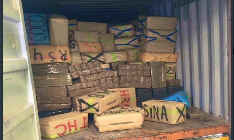 درك الدريوش يضع اليد على طن ونصف من مخدّر الشيرا ويوقف شخصين