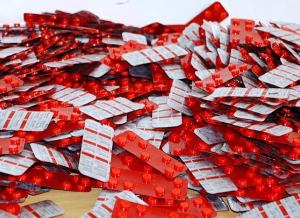 كازا.. الأمن يطيح بشخصين بحوزتهما 14850 قرص مخدّر