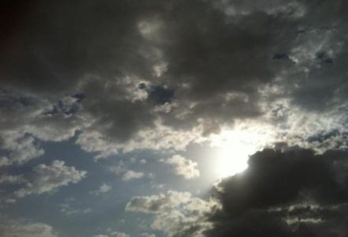 الأرصاد الجوية. جو حار وأمطار بهذه المناطق في توقعات الثلاثاء