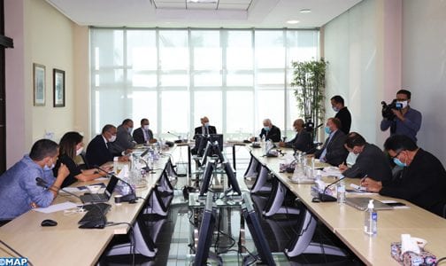 اللجنة الخاصة بالنموذج التنموي تعقد جلسة عمل مع وفد عن حزب العدالة والتنمية